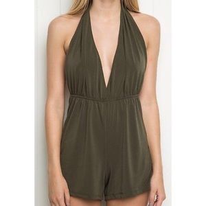 BRANDY MELVILLE green romper ✨🐍